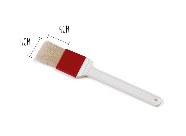 Pastry brush with natural silk bristles and plastic handle